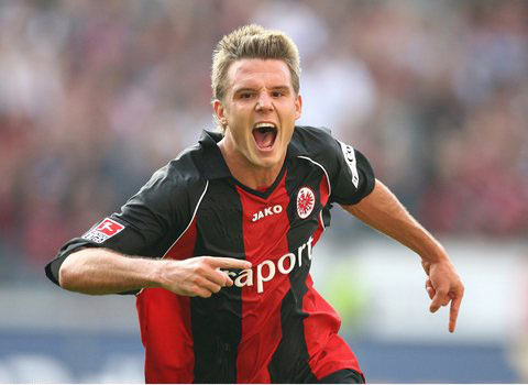 足坛的认可 足坛的认可